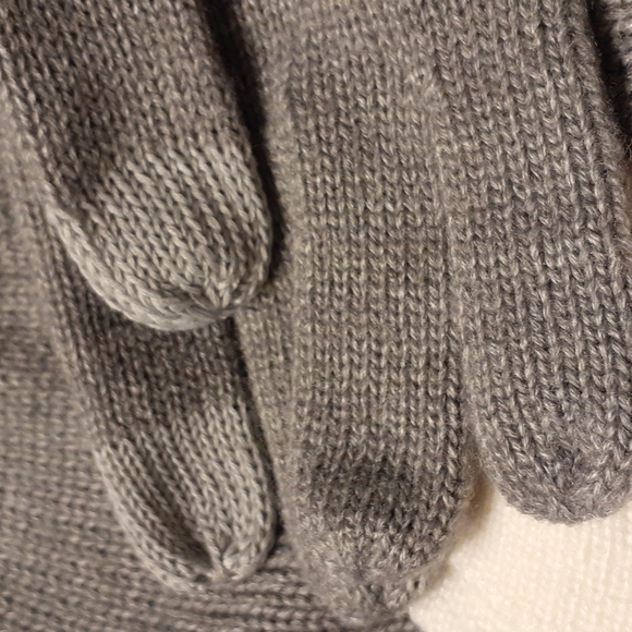 KATE SPADE 2pc HAT/ GLOVE SET WITH BOW & BOX - Picture 4 of 10